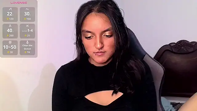 Snapshot of Ari_20_ chatting on October 8, 2025, 7:11 pm Ari 20 online show from October 8, 2025, 7:11 pm