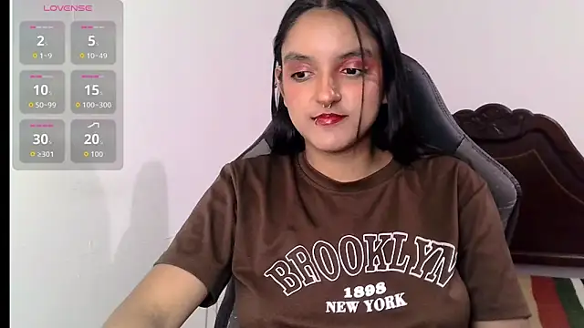 Snapshot of Ari_20_ chatting on October 24, 2025, 1:57 am Ari 20 online show from October 24, 2025, 1:57 am