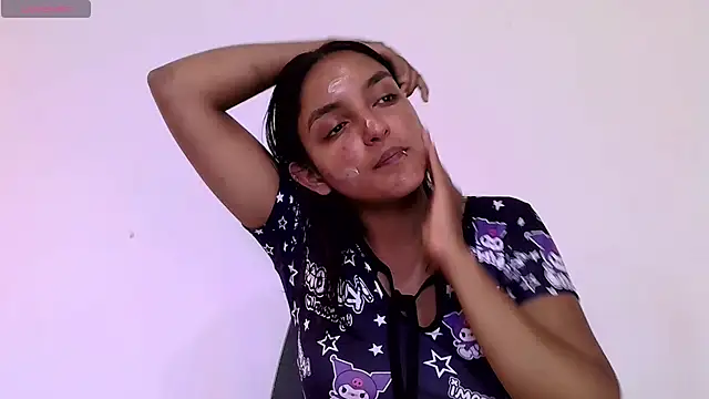 Snapshot of Ari_20_ chatting on July 8, 2026, 8:13 pm Ari 20 online show from July 8, 2026, 8:13 pm