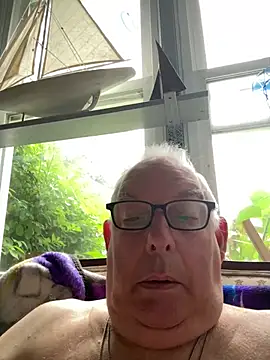 Snapshot of CharlieWeaver22 chatting on June 28, 2026, 10:43 am CharlieWeaver22 online show from June 28, 2026, 10:43 am