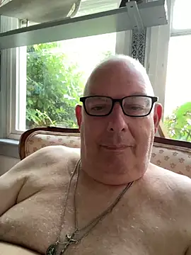 Snapshot of CharlieWeaver22 chatting on July 1, 2026, 10:39 am CharlieWeaver22 online show from July 1, 2026, 10:39 am