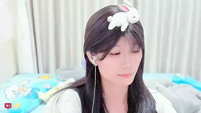 Rabbitlittlefool online show from February 6, 2026, 5:12 am