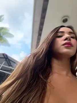 Natalia vidal online show from December 17, 2025, 1:50 pm