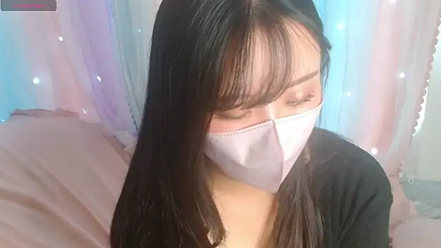 YUMI T online show from November 2, 2025, 3:42 am