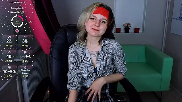 girl next doorr online show from October 24, 2025, 1:07 pm