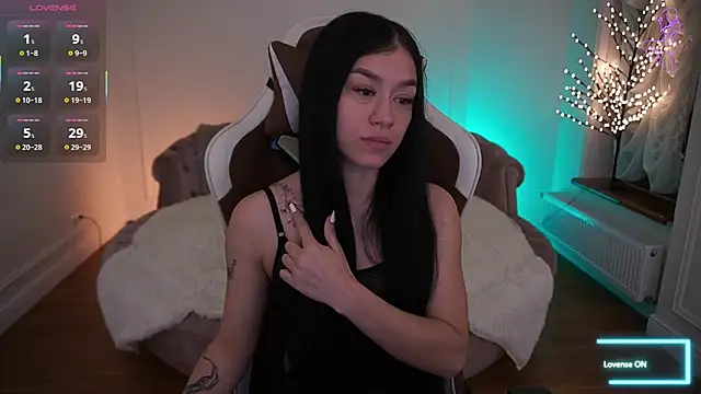 Snapshot of FataleNellie chatting on April 30, 2026, 8:48 pm FataleNellie online show from April 30, 2026, 8:48 pm