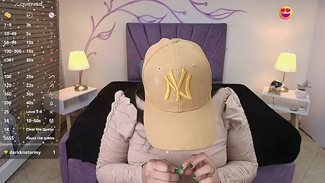 Lia Blake  online show from November 30, 2025, 12:20 pm