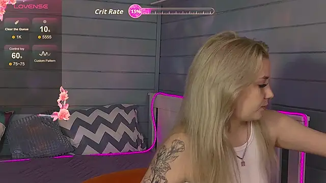 Snapshot of Crystal_Jull chatting on September 20, 2025, 12:50 pm Crystal Jull online show from September 20, 2025, 12:50 pm