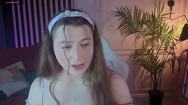 Snapshot of Queen_Michelle_ chatting on September 29, 2025, 7:02 am Queen Michelle online show from September 29, 2025, 7:02 am