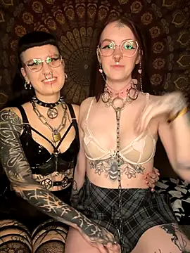 Nyraniel online show from November 21, 2025, 8:51 pm