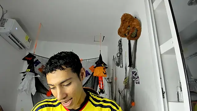 jhosep hamilton online show from November 2, 2025, 7:05 pm