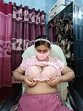 Snapshot of Cute_Faria chatting on June 18, 2026, 1:48 pm Cute Faria online show from June 18, 2026, 1:48 pm