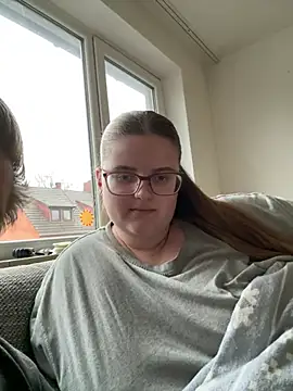 CurvyPaar2 online show from February 12, 2026, 3:40 pm