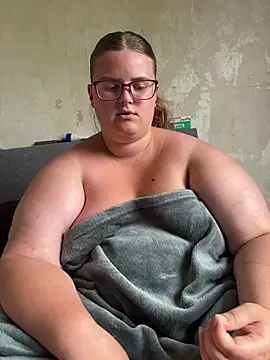 CurvyPaar2 online show from June 1, 2026, 3:58 pm