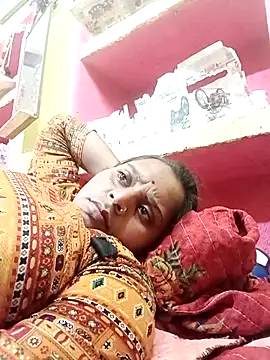 Snapshot of Hot_crety chatting on June 2, 2026, 3:14 pm Hot crety online show from June 2, 2026, 3:14 pm