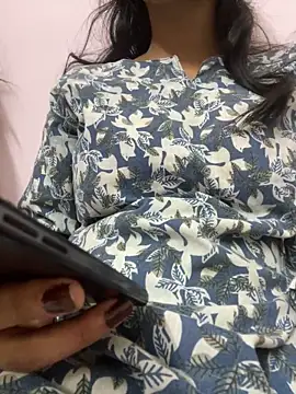 jesmin 00 online show from September 8, 2025, 5:12 pm
