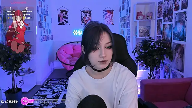 LiliLuna online show from October 19, 2025, 4:07 pm