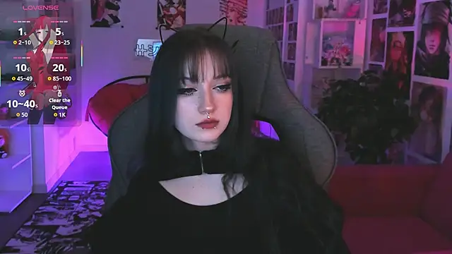 LiliLuna online show from February 15, 2026, 3:31 pm