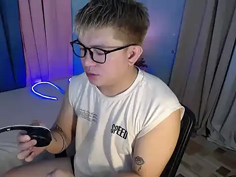 Snapshot of Fuckboii_intown chatting on July 10, 2026, 12:52 pm Fuckboii intown online show from July 10, 2026, 12:52 pm