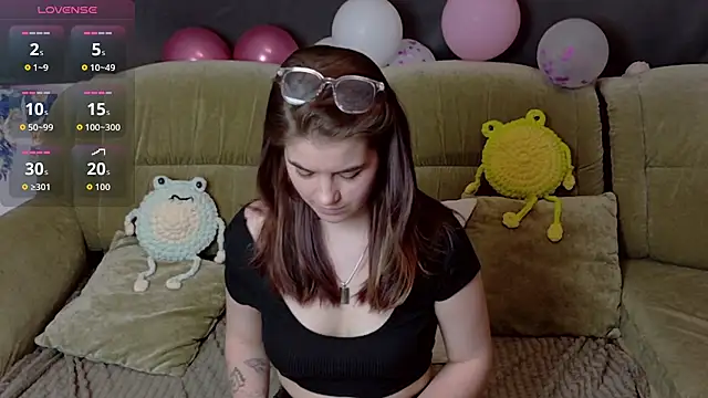 ElzaBlis online show from February 16, 2026, 1:07 pm