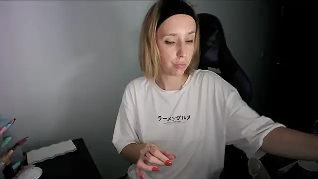 violetofsecret online show from October 17, 2025, 10:23 pm