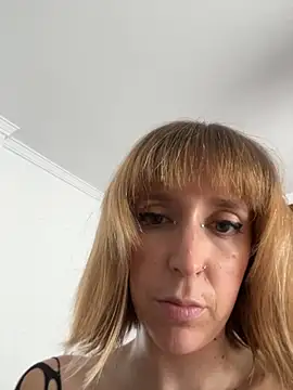 violetofsecret online show from October 18, 2025, 11:55 am