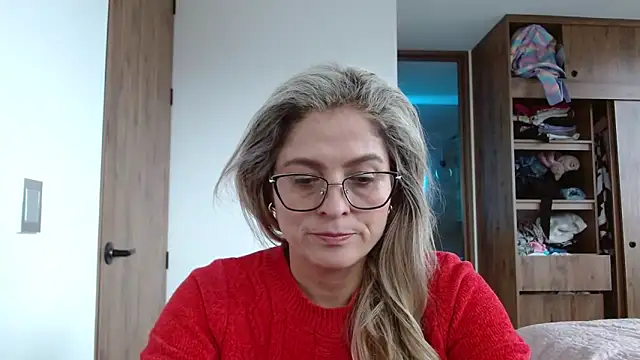 linda-mature43 online show from September 15, 2025, 6:52 pm