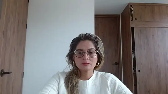 linda-mature43 online show from November 5, 2025, 1:22 pm