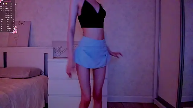 LynnaCure online show from September 9, 2025, 3:28 am