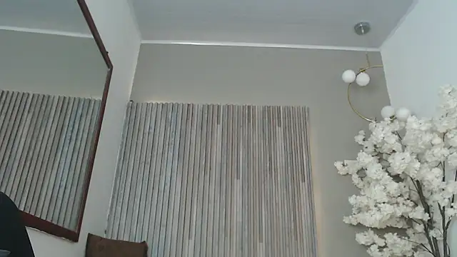 Michellee 20 online show from September 27, 2025, 2:00 pm