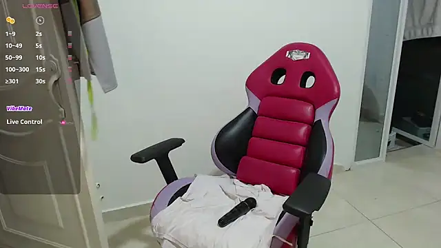 Snapshot of nice_oussy chatting on October 4, 2025, 10:52 pm nice oussy online show from October 4, 2025, 10:52 pm