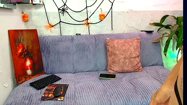 Snapshot of Luna_logan chatting on October 30, 2025, 2:24 am Luna logan online show from October 30, 2025, 2:24 am