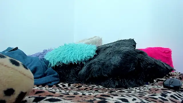 Adrianna Arias online show from September 13, 2025, 6:46 am