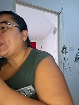 NARNYALABELLA online show from December 14, 2025, 2:44 pm