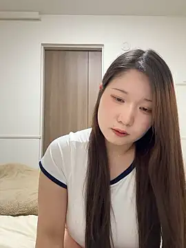  YUNOo0  online show from April 10, 2026, 12:43 pm