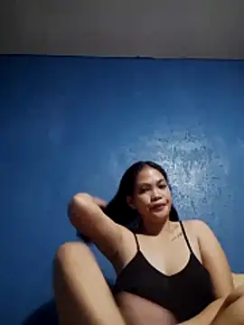 missluvv online show from February 1, 2026, 1:42 pm