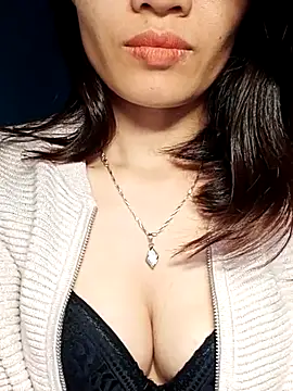 Hinna x online show from November 1, 2025, 1:51 am