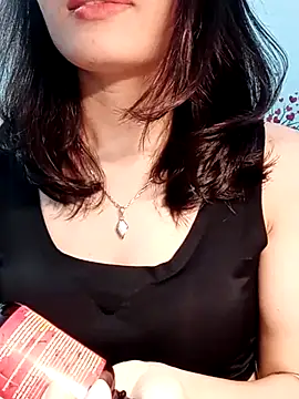 Snapshot of Hinna_x chatting on March 13, 2026, 6:42 am Hinna x online show from March 13, 2026, 6:42 am