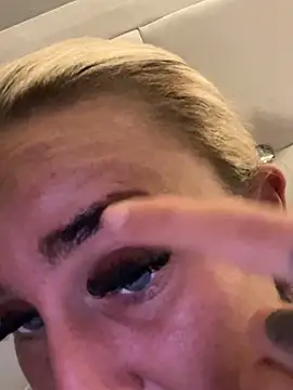 EllieMaeBaby online show from November 14, 2025, 9:46 pm