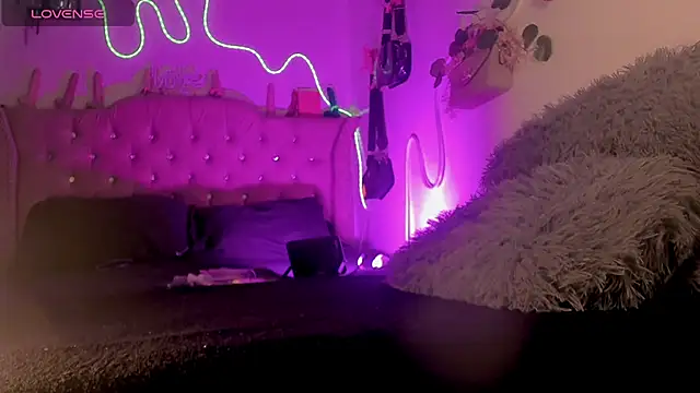 Snapshot of Cata_MW chatting on June 18, 2026, 7:29 pm Cata MW online show from June 18, 2026, 7:29 pm