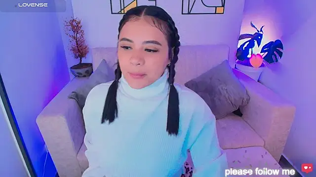 nicemiiaa7  online show from February 16, 2026, 11:34 pm