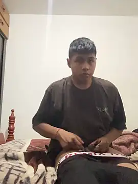 Gatitoxd19- online show from April 24, 2026, 4:37 am