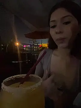 Melody-baby online show from November 28, 2025, 11:29 pm