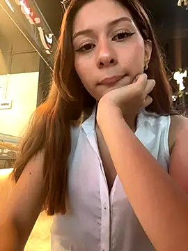 Melody-baby online show from December 3, 2025, 9:35 pm