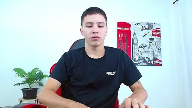 Cumandres18 online show from November 5, 2025, 1:55 pm