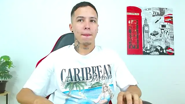 Cumandres18 online show from May 16, 2026, 3:11 pm