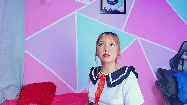 catalina santana20 online show from April 14, 2026, 8:37 pm