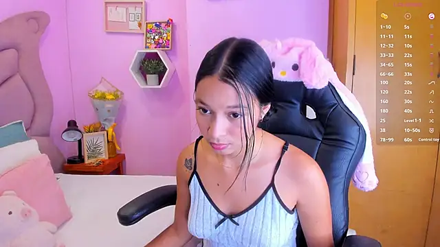 EmmaAnturin online show from September 24, 2025, 8:45 pm