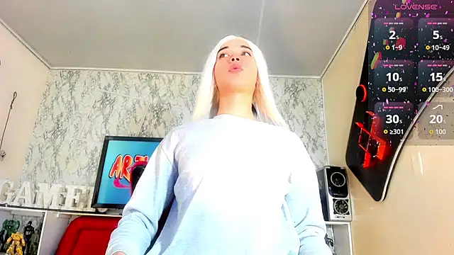 Madison Mujica online show from October 24, 2025, 11:17 am