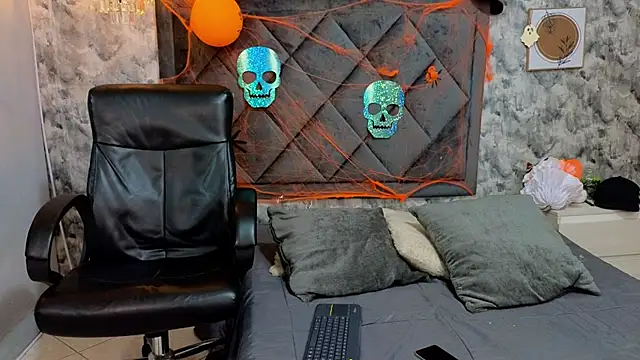 Apolo rousse1 online show from October 16, 2025, 9:05 pm